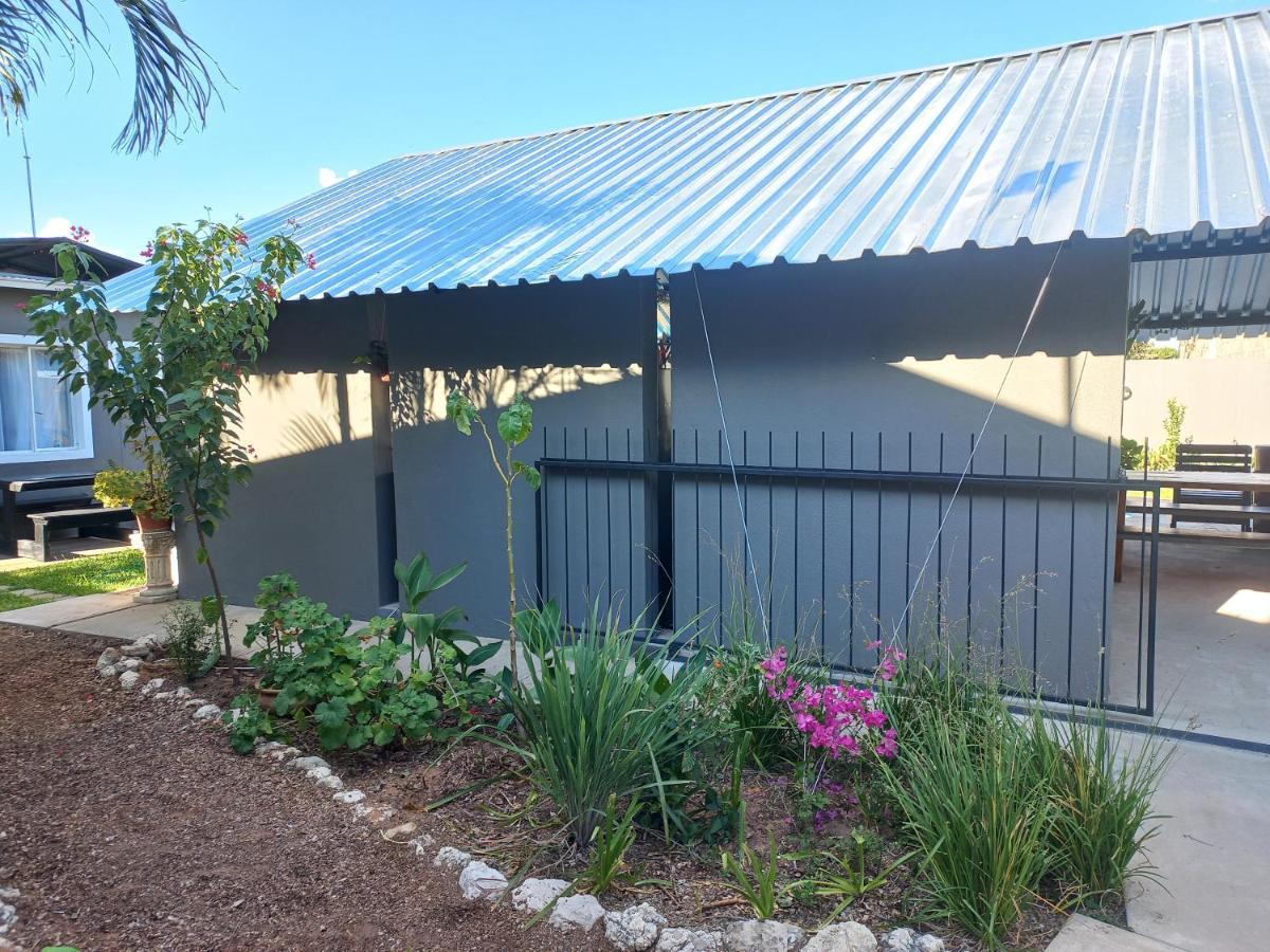 Urban Farm Haus Guesthouse Rundu Εξωτερικό φωτογραφία